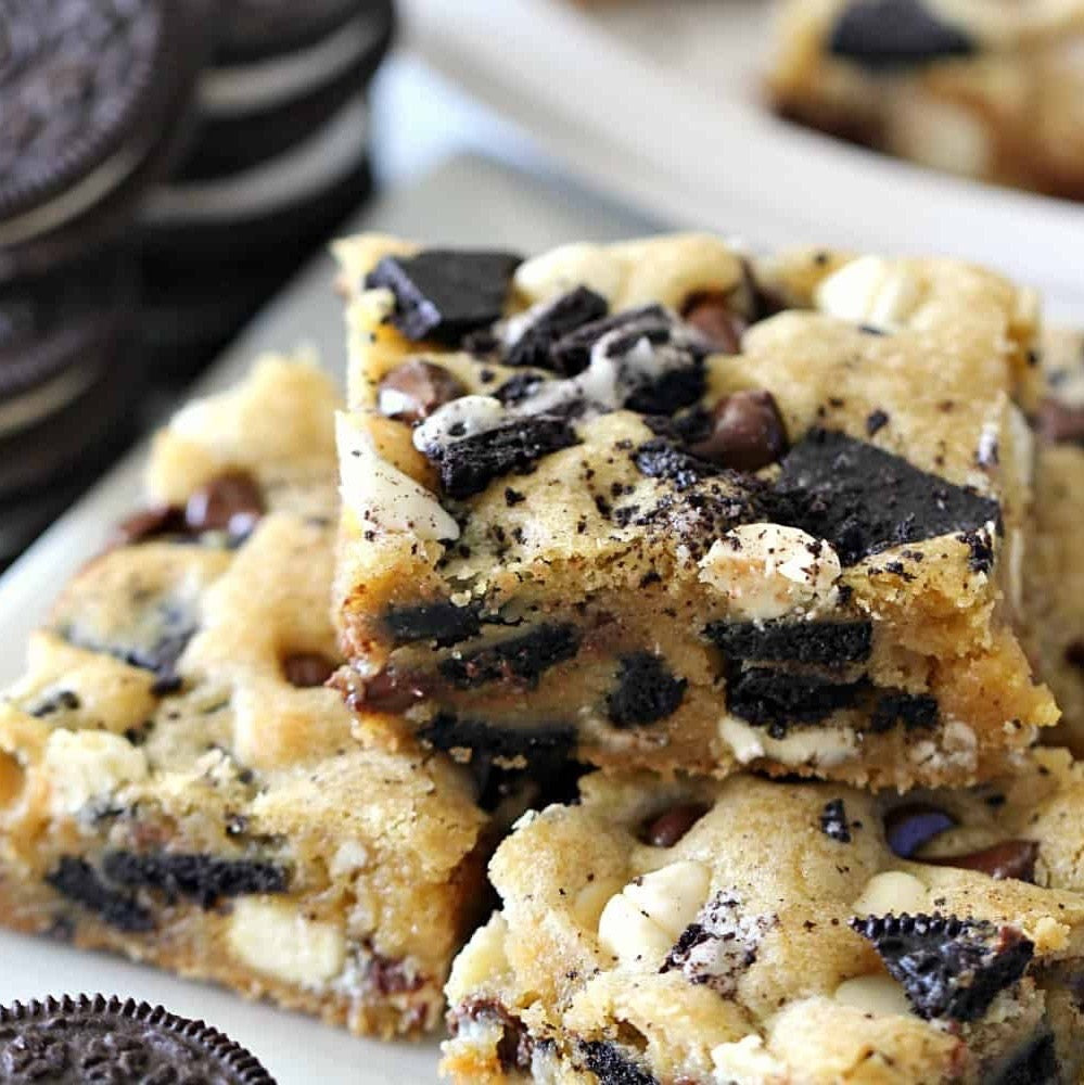 KCJ Bakery Cookies & Cream Blondies